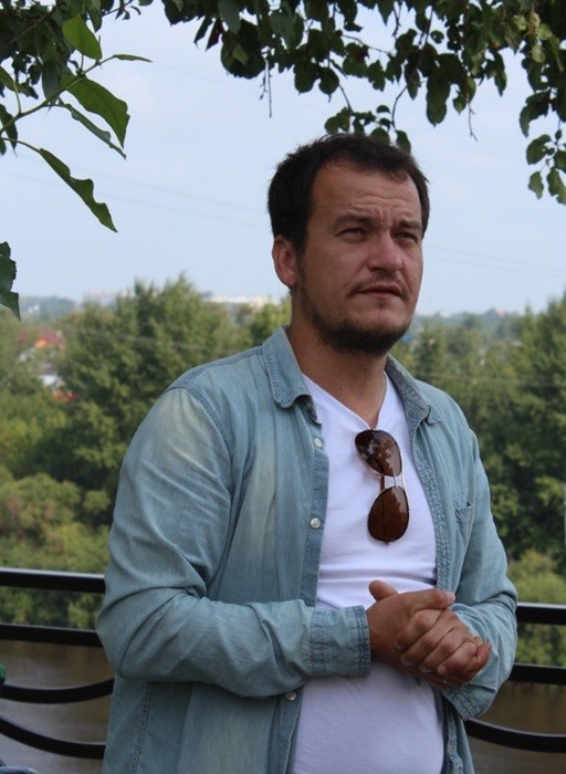 Экскурсовод по тюмени во звуку. Марина сафина тюменская купчиха. Рыбалов василий тюмень. Гида тюмень. Экскурсия по новосибирску обзорная на автобусе для приезжих трипстер.