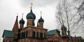 Храмовый комплекс в Коровницкой слободе - пожалуй, один из самых гармоничных ансамблей храмового зодчества XVII века