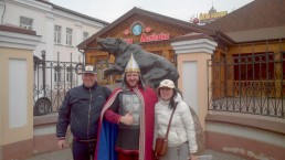 Нам с туристами встретился Алёша Попович