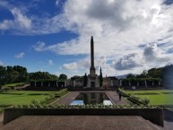 Обелиск в честь премьер-министра Мишеля саважа