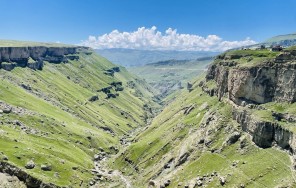 Photo Hunzakh Plateau, Matlas and the Stone Bowl
